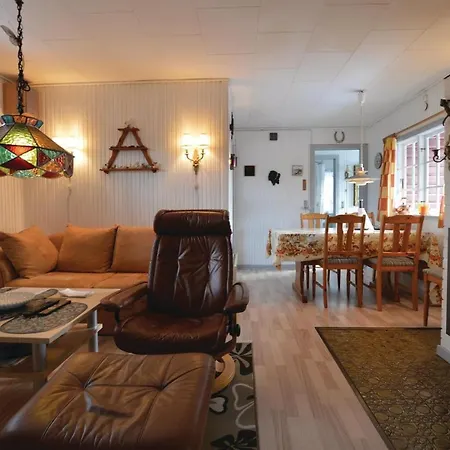 Сasa de vacaciones Three-bedroom In